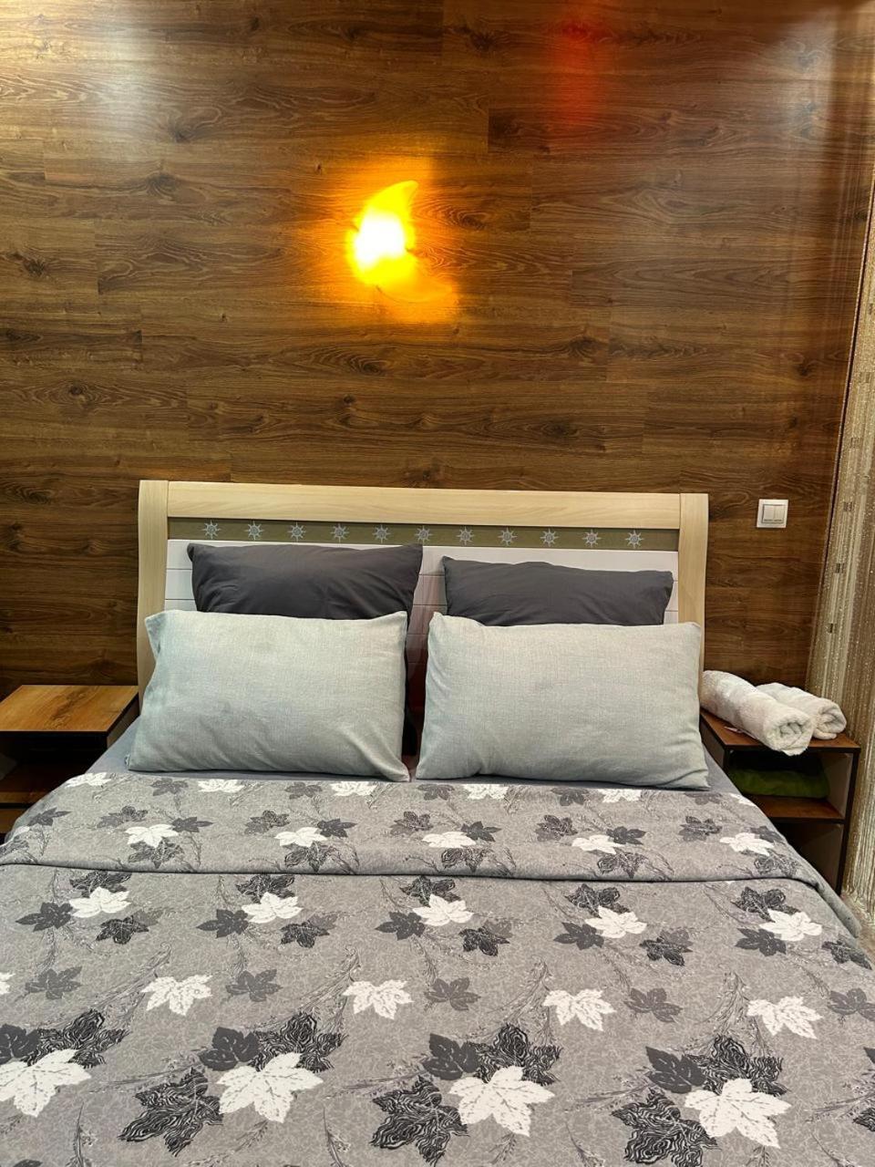 бектурова 15 * Pavlodar
